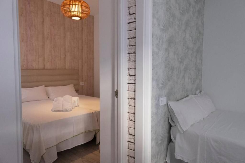 Magnifico Apartamento En Los Remedios Siviglia Esterno foto