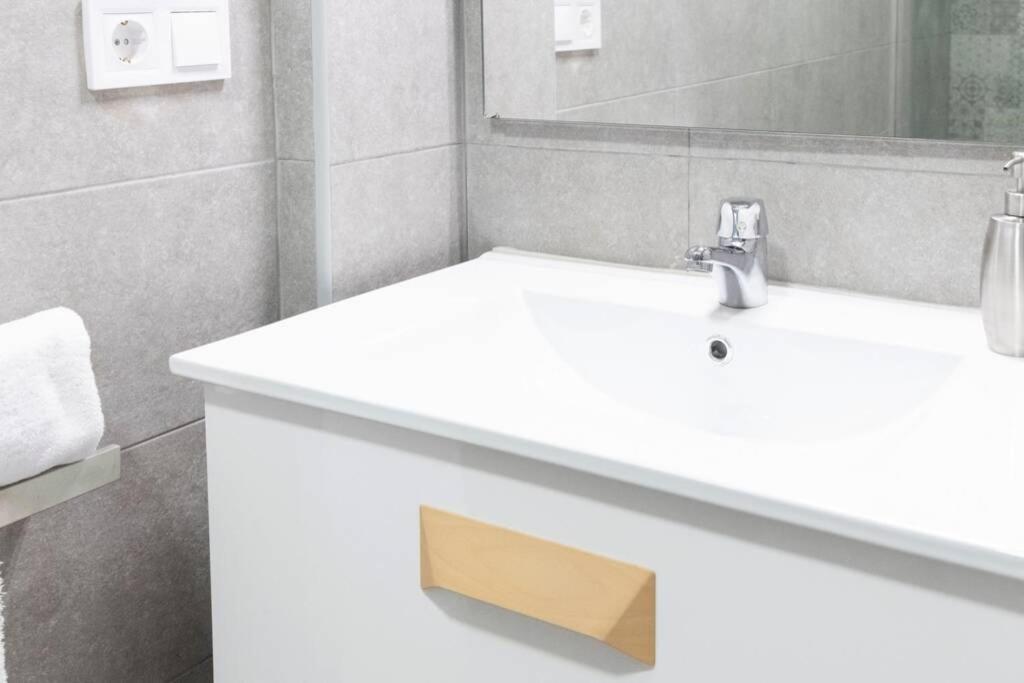 Magnifico Apartamento En Los Remedios Siviglia Esterno foto